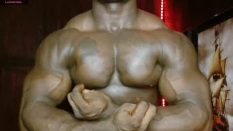 Snapshot of musclegodsammy23 chatting on 04.28.26 musclegod23 online show from 04.28.26