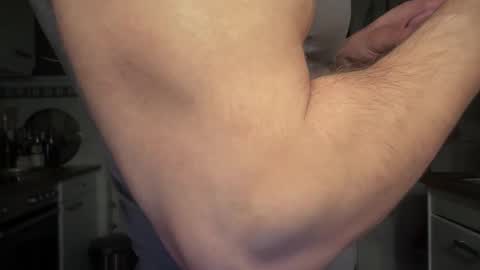 musclehair3 online show from 11.14.25