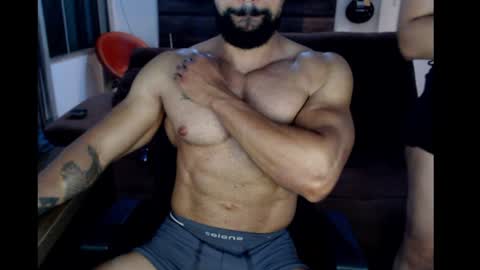 Snapshot of muscleweed420 chatting on 01.11.25 Ragnar online show from 01.11.25
