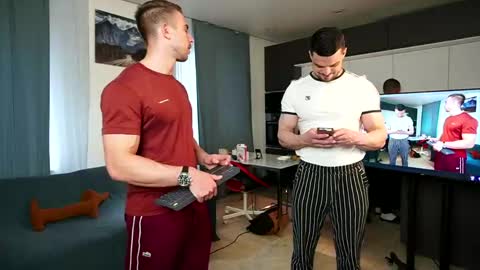 Snapshot of muscularfriend chatting on 05.15.26 Ivan online show from 05.15.26