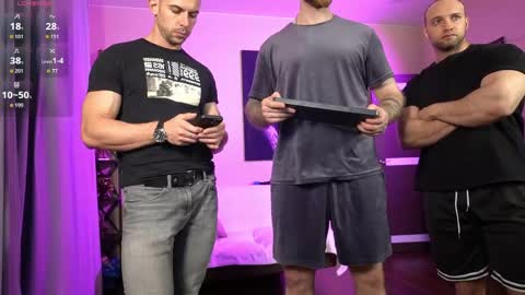 Snapshot of muscularfriend chatting on 05.27.26 Ivan online show from 05.27.26