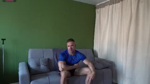Snapshot of muscularfriend chatting on 06.21.26 Ivan online show from 06.21.26