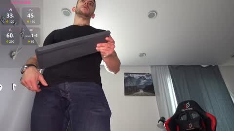 Snapshot of muscularfriend chatting on 07.20.26 Ivan online show from 07.20.26