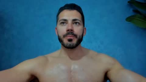 Snapshot of muscularmaster chatting on 04.19.26 muscularmaster onlyfans online show from 04.19.26