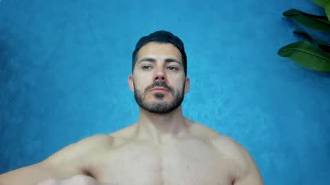 Snapshot of muscularmaster chatting on 04.22.26 muscularmaster onlyfans online show from 04.22.26