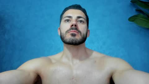 Snapshot of muscularmaster chatting on 04.23.26 muscularmaster onlyfans online show from 04.23.26