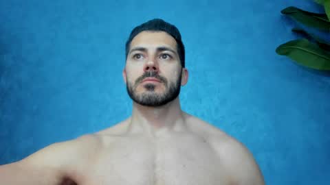 Snapshot of muscularmaster chatting on 04.24.26 muscularmaster onlyfans online show from 04.24.26