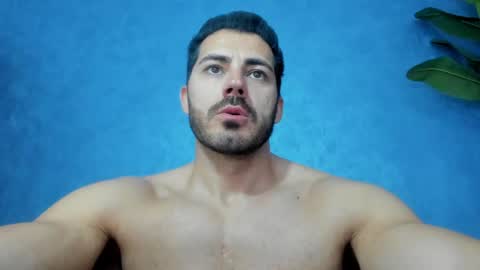 Snapshot of muscularmaster chatting on 05.05.26 muscularmaster onlyfans online show from 05.05.26