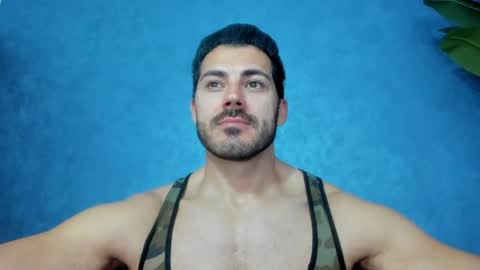 Snapshot of muscularmaster chatting on 05.05.26 muscularmaster onlyfans online show from 05.05.26
