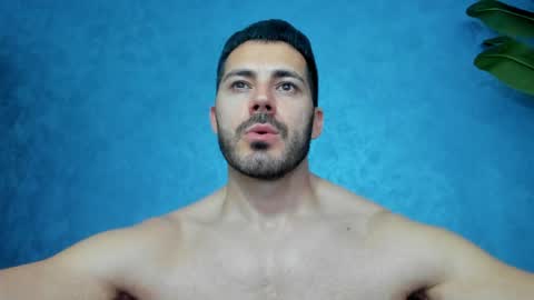 Snapshot of muscularmaster chatting on 05.19.26 muscularmaster onlyfans online show from 05.19.26