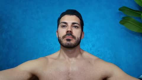 Snapshot of muscularmaster chatting on 06.01.26 muscularmaster onlyfans online show from 06.01.26