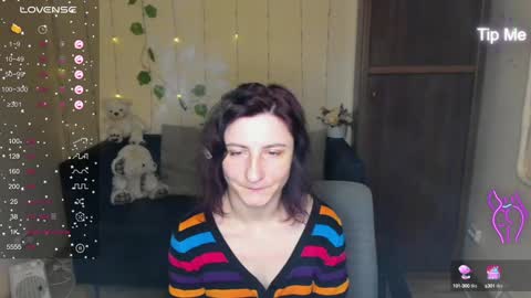 Snapshot of muse_kitty_jenia chatting on 01.18.25 Jenya online show from 01.18.25