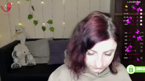 Snapshot of muse_kitty_jenia chatting on 02.14.25 Jenya online show from 02.14.25