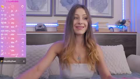 Luna  online show from 10.13.25