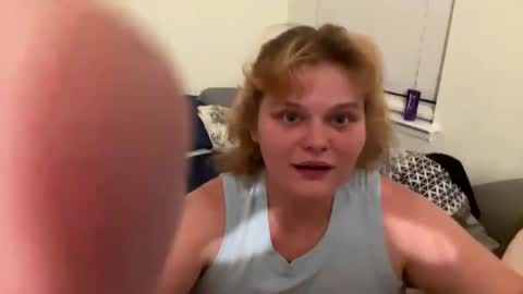 Snapshot of mushymummy000 chatting on 10.20.25 mushymummy000 online show from 10.20.25