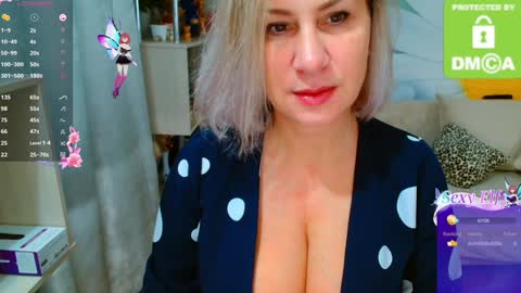 Snapshot of music_fairy chatting on 12.29.24 Lana online show from 12.29.24