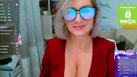 Snapshot of music_fairy chatting on 01.12.25 Lana online show from 01.12.25