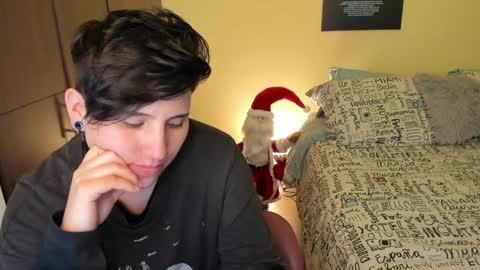 Snapshot of musicayluna chatting on 12.17.24 VALENTINA Luna online show from 12.17.24