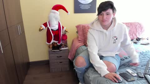 Snapshot of musicayluna chatting on 12.21.24 VALENTINA Luna online show from 12.21.24