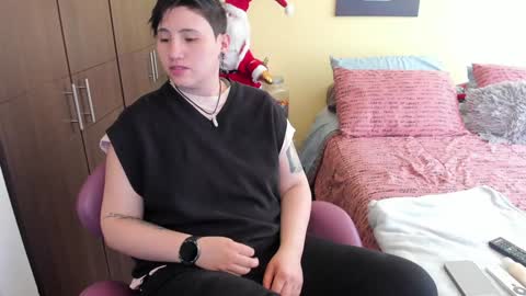 Snapshot of musicayluna chatting on 12.30.24 VALENTINA Luna online show from 12.30.24