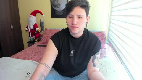 Snapshot of musicayluna chatting on 01.01.25 VALENTINA Luna online show from 01.01.25