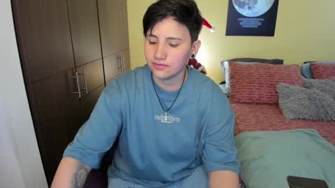 Snapshot of musicayluna chatting on 01.05.25 VALENTINA Luna online show from 01.05.25