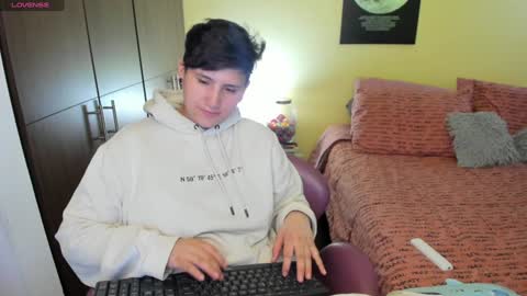 Snapshot of musicayluna chatting on 01.08.25 VALENTINA Luna online show from 01.08.25