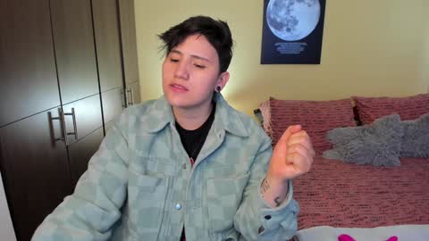 Snapshot of musicayluna chatting on 01.18.25 VALENTINA Luna online show from 01.18.25