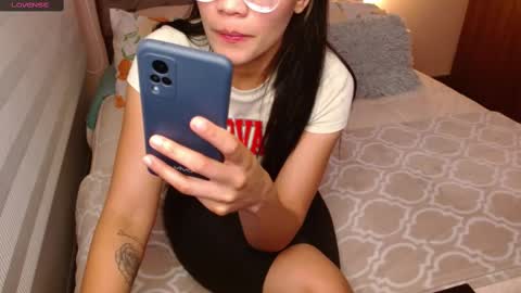 Snapshot of musicayluna chatting on 02.13.25 VALENTINA Luna online show from 02.13.25