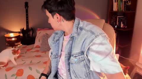 Snapshot of musicayluna chatting on 09.14.25 VALENTINA Luna online show from 09.14.25