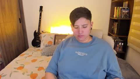 Snapshot of musicayluna chatting on 10.10.25 VALENTINA Luna online show from 10.10.25
