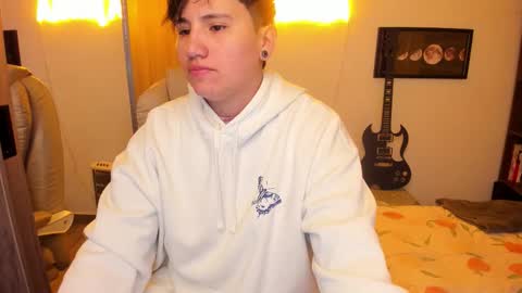 Snapshot of musicayluna chatting on 10.19.25 VALENTINA Luna online show from 10.19.25