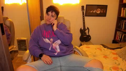 Snapshot of musicayluna chatting on 10.20.25 VALENTINA Luna online show from 10.20.25
