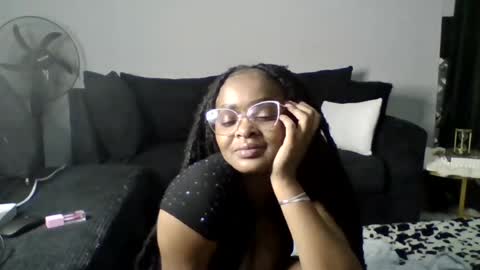 Snapshot of mwana69 chatting on 06.23.26 mwana69 online show from 06.23.26