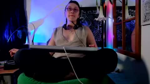 Snapshot of mx_anouk_divine chatting on 06.13.26 Mx. Anouk Divine online show from 06.13.26