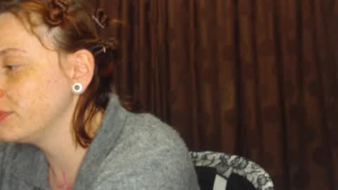     sara      i know you love me xoxox     online show from 10.24.25