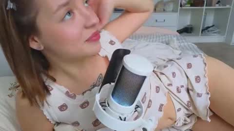  MIA  I will be here Monday Wednesday Thursday Saturday online show from 12.01.25