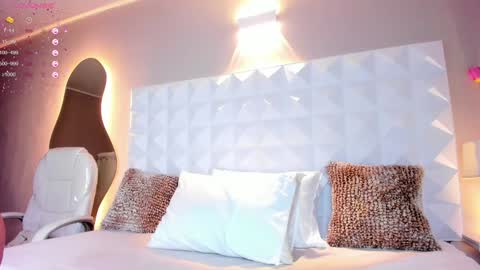 Snapshot of mya_evans chatting on 02.07.25 Mariana Evans online show from 02.07.25