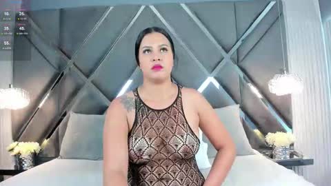 Snapshot of mya_evans chatting on 11.27.25 Mariana Evans online show from 11.27.25