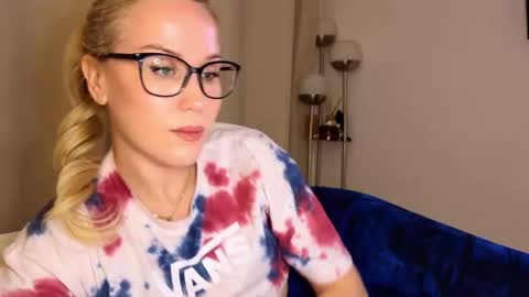 Mya-be Yours P online show from 09.11.25