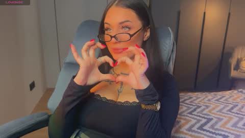 Hecate online show from 10.13.25