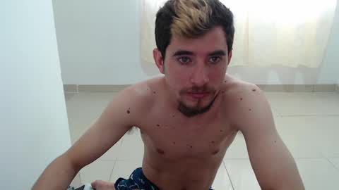 Snapshot of myke_xxx chatting on 12.18.24 mike online show from 12.18.24