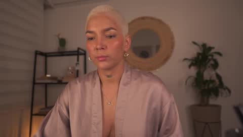 jacke BUNNY online show from 01.16.26