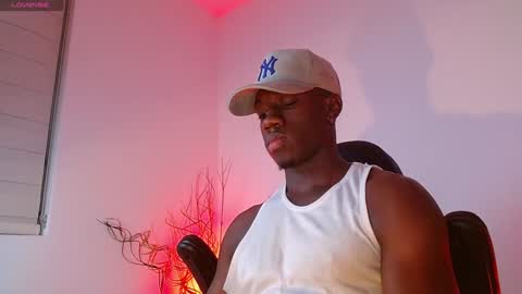 Mylo Wallace  online show from 02.08.25