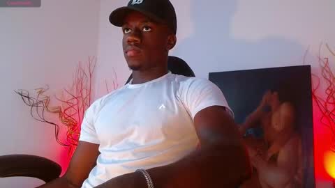 Mylo Wallace  online show from 02.10.25