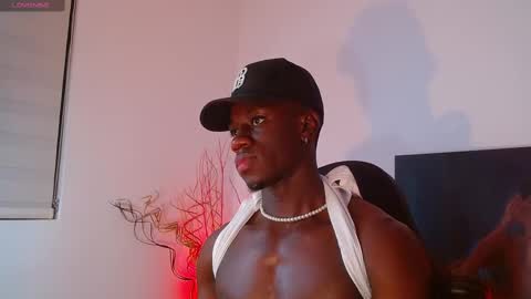 Mylo Wallace  online show from 02.11.25