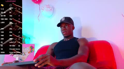 Mylo Wallace  online show from 03.03.25