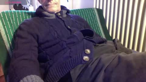 Bi sexy guy lovense hush is on private is open or password show tip if you like. online show from 12.01.25