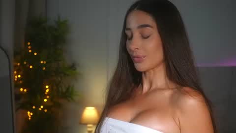 Snapshot of myriamfox_ chatting on 07.14.26 Miryam online show from 07.14.26