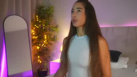 Snapshot of myriamfox_ chatting on 07.18.26 Miryam online show from 07.18.26